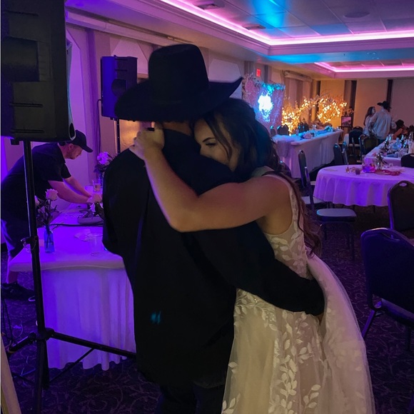 Meet your Posher, Demi - Picture 11 of 11